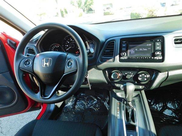 2017 Honda HR-V LX Crossover AWD / Backup Cam/ 1-OWNER/14,000 MILE... for sale in Portland, OR – photo 15