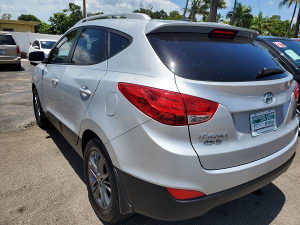 2015 Tucson SE - Leather/Heated Seats, Backup Cam, Bluetooth - cars... for sale in Fort Myers, FL – photo 4