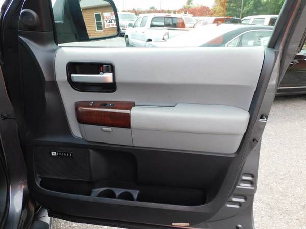 Toyota Sequoia 4wd Platinum 3rd Row SUV Sunroof DVD Clean Loaded V8... for sale in Knoxville, TN – photo 20