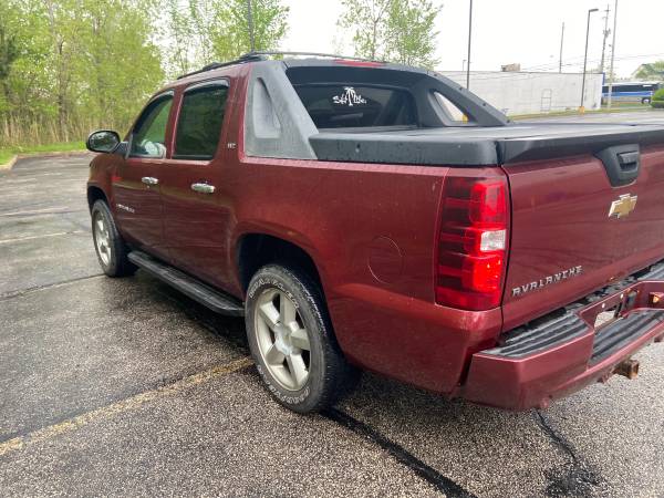 2008 Chevrolet Avalanche LTZ - - by dealer - vehicle for sale in Eastlake, OH – photo 7