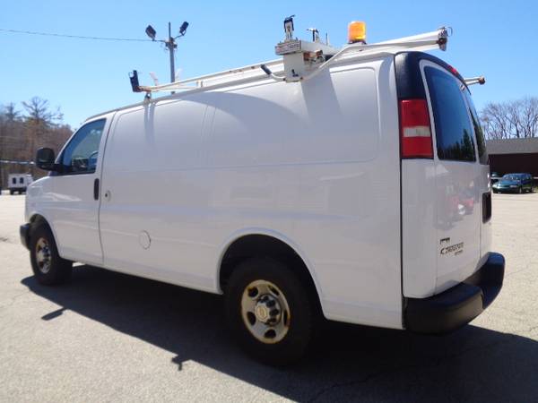 2011 Chevy Chevrolet Express 2500 Cargo Van Bins Ladder Rack 1-Owner for sale in Hampton Falls, MA – photo 5