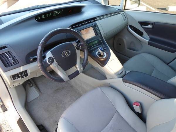 2011 TOYOTA PRIUS 5DR HB IV with Front seat-mounted side airbags -... for sale in Phoenix, AZ – photo 14