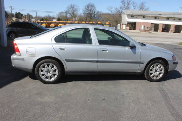 2004 Volvo S60 - - by dealer - vehicle automotive sale for sale in New Castle, OH – photo 9