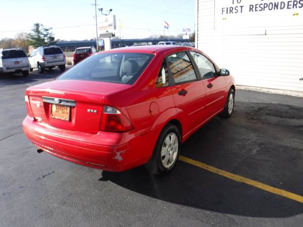 2006 ford focus 700$ down free tv - cars & trucks - by dealer -... for sale in Loves Park, IL – photo 4