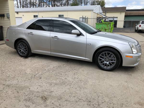 CADILLAC STS CLEAN RUNS GREAT NEW TIRES LOADED REDUCED - cars & for sale in Clarkston , MI