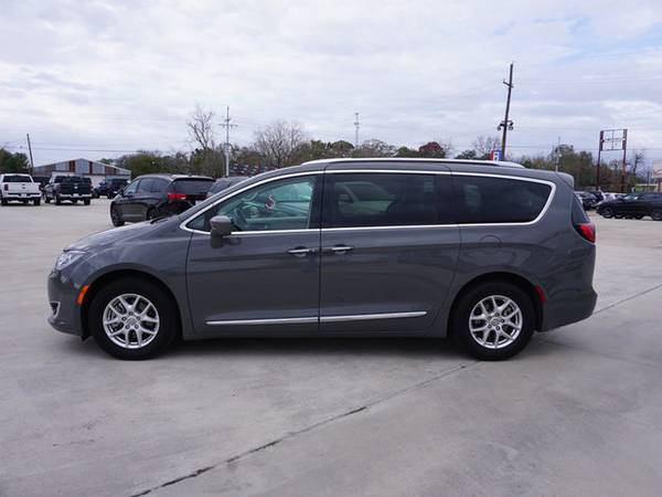 2020 Chrysler Pacifica Touring L FWD - - by dealer for sale in Plaquemine, LA – photo 5