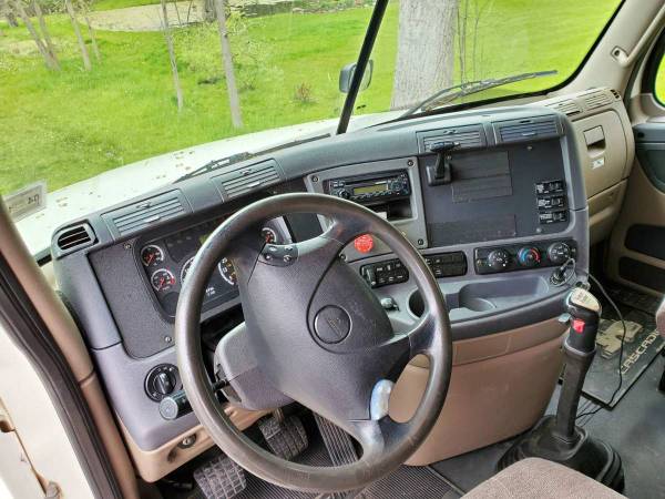 2011 Freightliner Cascadia - cars & trucks - by owner - vehicle... for sale in Spencerport, NJ – photo 4