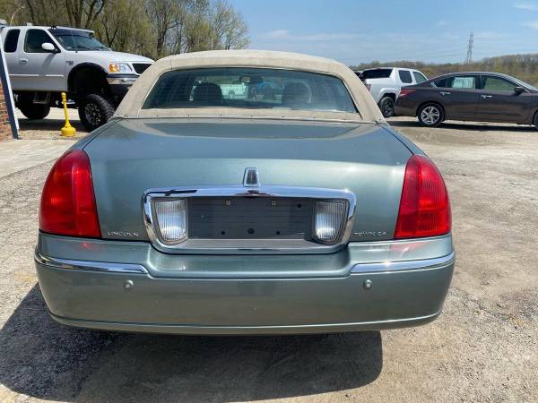 2005 Lincoln Town Car Signature 4dr Sedan - - by for sale in Valley Falls, KS – photo 7