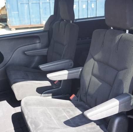 2017 Dodge Grand Caravan SE - - by dealer - vehicle for sale in New haven, IN – photo 10