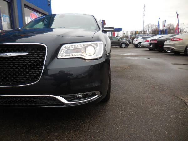 2018 Chrysler 300 Limited AWD 4dr Sedan 495 DOWN YOU DRIVE W A C for sale in Highland Park, MI – photo 8