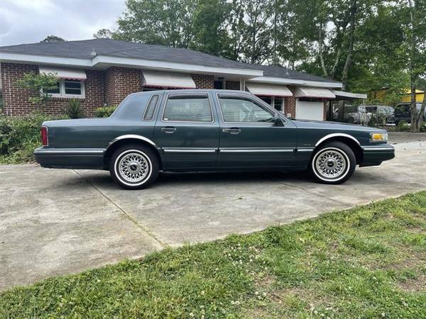 1995 Lincoln Town Car Executive - - by dealer for sale in Stone Mountain, GA – photo 2