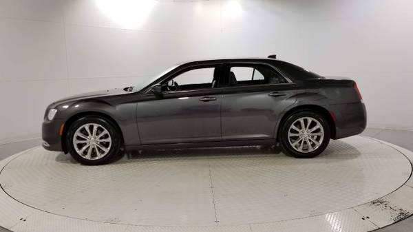 2016 Chrysler 300 4dr Sedan Limited AWD Granit for sale in Jersey City, NY – photo 2