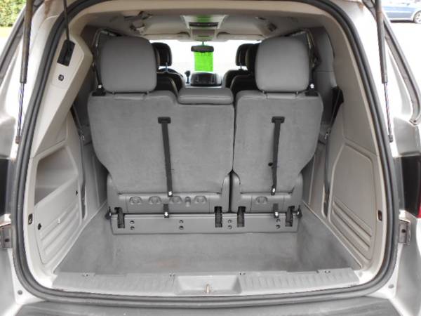 2011 Volkswagen Routan SE 102k Miles Leather 2 DVD Players Rev for sale in Seymour, NY – photo 21