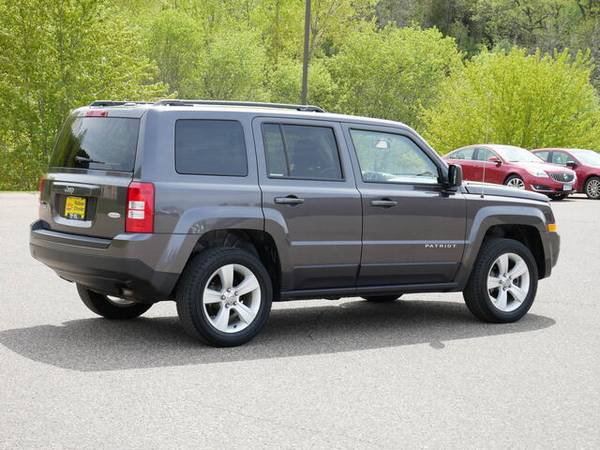 2017 Jeep Patriot Latitude - - by dealer - vehicle for sale in Hudson, MN – photo 11