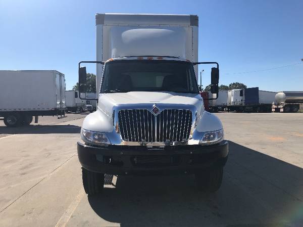 2019 International Cummins Air ride 26ft box Truck like Freightliner for sale in Los Angeles, CA – photo 6