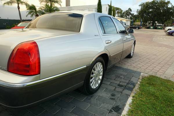 2003 Lincoln Town Car Signature - Low Miles, Immaculate Condition, Lea for sale in Naples, FL – photo 18
