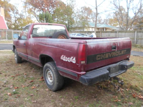 REDUCED PRICE 3/4 ton CHEVY 4X4 low miles standard transmission -... for sale in Springdale, AR – photo 2