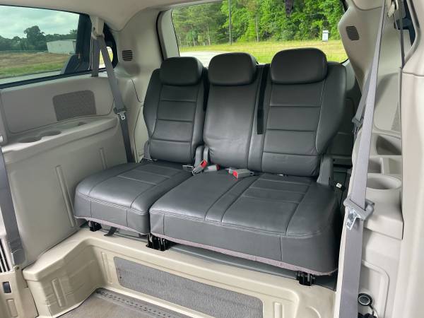 2008 Chrysler Town & Country Wheelchair Van - - by for sale in Newnan, GA – photo 13