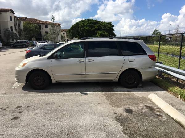 Toyota sienna for sale in Miami, FL – photo 2