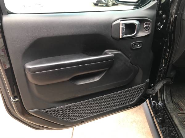 FRONT AND REAR LOCKERS UNSTUCKABLE! 2019 JEEP WRANGLER RUBICON 4x4 for sale in Hanamaulu, HI – photo 15