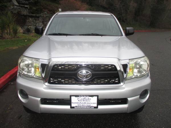 2011 Toyota Tacoma Access Cab SR5 4WD --5speed, Backup Cam, Clean-- for sale in Kirkland, WA – photo 2