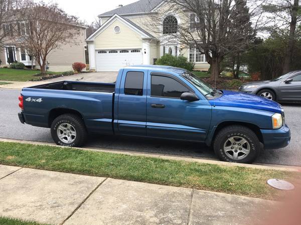 2006 Dodge Dakota SLT 4x4 - cars & trucks - by owner - vehicle... for sale in Owings Mills, MD – photo 2