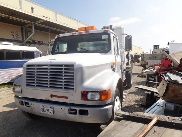 1992 INTERNATIONAL TRUCK 4600 WITH AIR COMPRESSOR - cars & trucks -... for sale in Los Angeles, CA – photo 6