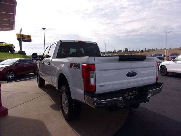 2017 Ford F-250 SD FX4 Crew Cab 4WD for sale in Dodgeville, WI – photo 5