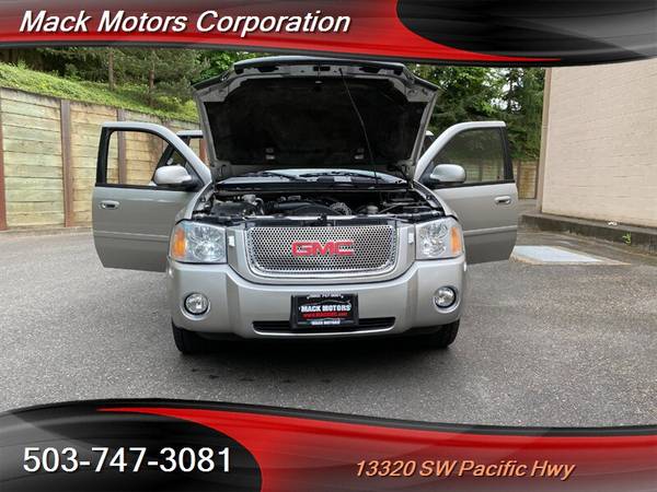 2007 GMC Envoy Denali Leather Moon Roof Tow PKG 4WD 19MPG - cars & for sale in Tigard, OR – photo 18