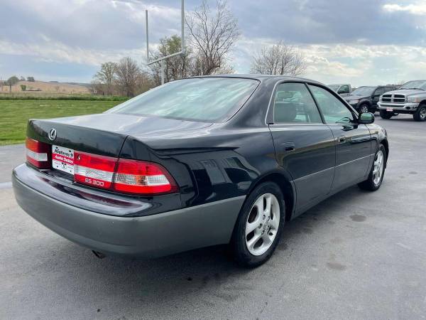2000 Lexus ES 300 Base 4dr Sedan 1 Country Dealer-SEE us at for sale in Ponca, IA – photo 5