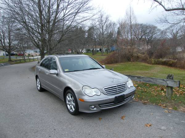 2007 Mercedes Benz C280 All Wheel Drive All Options Must See... for sale in East Providence, RI – photo 2