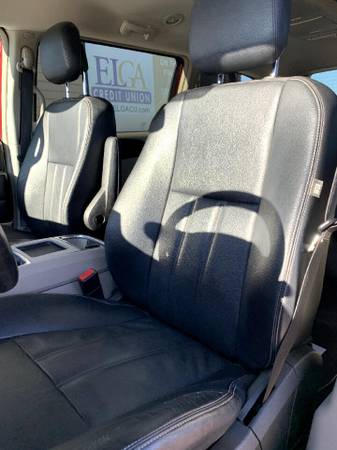2013 Chrysler Town & Country 4dr Wgn Touring - cars & trucks - by... for sale in Chesaning, MI – photo 14
