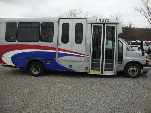 2012 CHEVROLET EXPRESS G4500 - cars & trucks - by dealer - vehicle... for sale in Mansfield, OH – photo 6