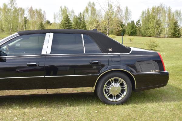 REDUCED $6K ONE-OF-A-KIND CADILLAC DTS SPECIAL EDITION GOLD VINTAGE for sale in Ontonagon, MN – photo 5
