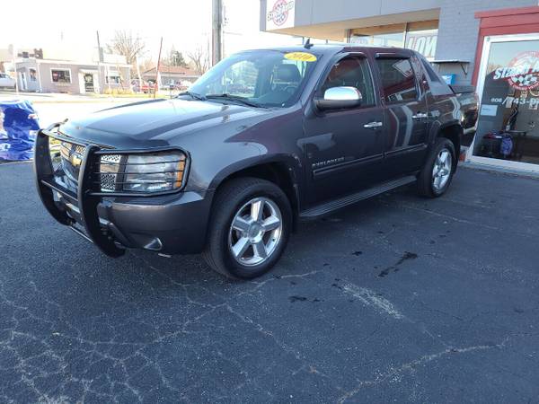2010 CHEVROLET AVALANCHE - cars & trucks - by dealer - vehicle... for sale in Janesville, WI – photo 2