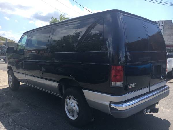 2000 Ford E 350 Passenger Van all power rear AC MD inspectedonly 47K for sale in TEMPLE HILLS, MD – photo 4