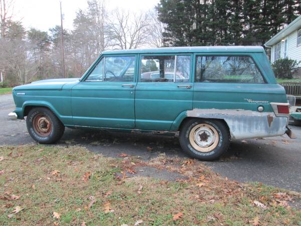 1968 JEEP WAGONEER 4X4 3 SPD! 102K ORIGINAL RUNS DRIVES MANY NEW... for sale in Charlotte, NC – photo 2
