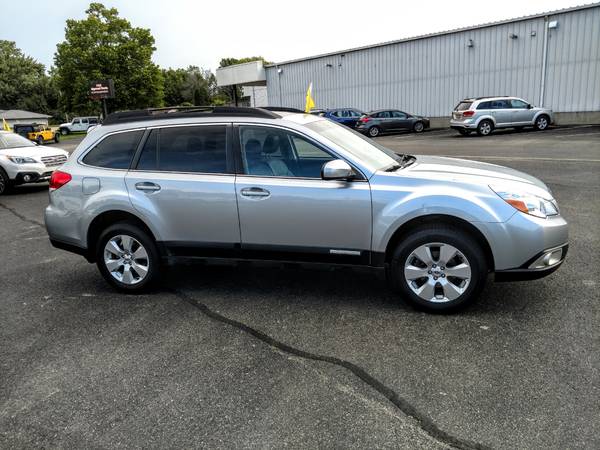 2012 Subaru Outback Limited 2.5 AWD (Only 64k Miles) for sale in Oregon, WI – photo 4
