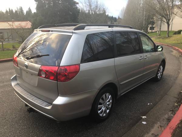 2006 Toyota Sienna LE - Local Trade, Clean title, Affordable for sale in Kirkland, WA – photo 5