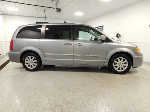 2014 CHRYSLER TOWN & COUNTRY CLEAN LEATHER! 133kMILES! MINI VAN - cars for sale in Battle Creek, MI – photo 2