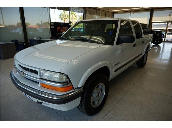 2001 Chevrolet Chevy S10 Crew Cab LS Short Bed WE CAN BEAT ANY RATE... for sale in Sacramento, NV – photo 3
