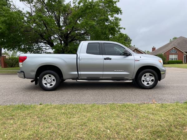 2012 Toyota Tundra SR5 with 5 7L V8 - accident-free & smoke-free! for sale in Norman, OK – photo 7