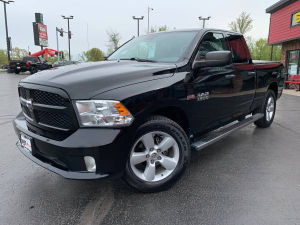 2015 RAM 1500 Express Quad Cab 4WD - Blk/Blk - Only 43k miles! for sale in Oak Forest, IL – photo 3