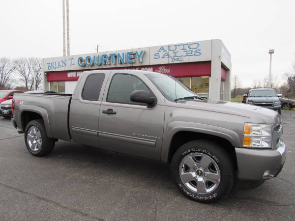 2009 Chevy Silverado 1500 LT Ext Cab 4WD - cars & trucks - by dealer... for sale in Alliance, OH – photo 2