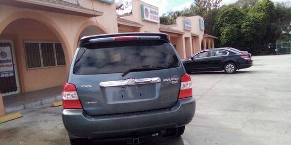 2007 Toyota Highlander - Financing Available! - cars & trucks - by... for sale in Fort Pierce, FL – photo 11