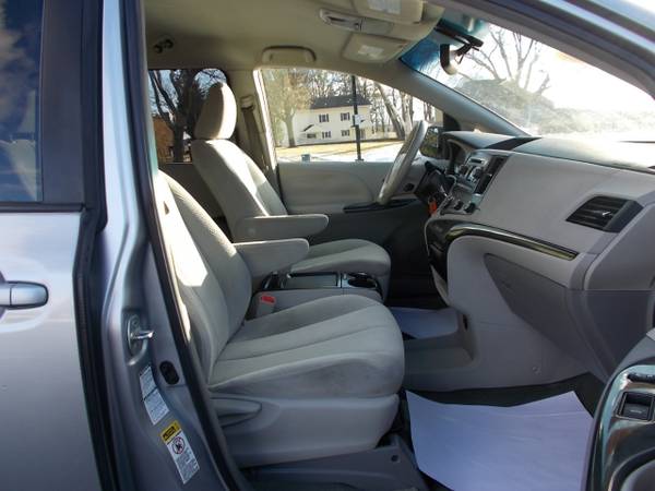 2011 Toyota Sienna 5dr 7-Pass Van V6 LE AWD (Natl) for sale in Cohoes, AK – photo 15