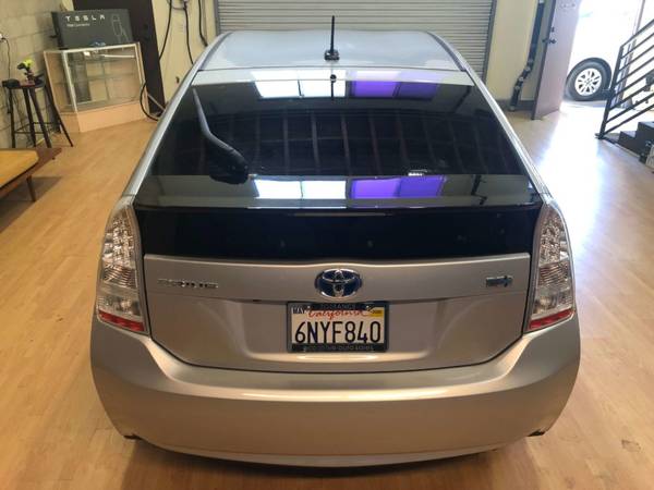 2010 toytoa prius three, only 32k actual miles, navi, clean title for sale in Torrance, CA – photo 5
