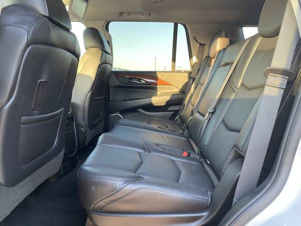 2018 Cadillac Escalade Luxury - - by dealer - vehicle for sale in Fenton, MO – photo 14