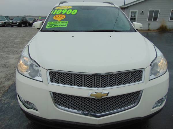 LOADED!!LOW MILE!!2011 CHEVY TRAVERSE LTZ AWD - cars & trucks - by... for sale in CHURUBUSCO, IN, IN – photo 3