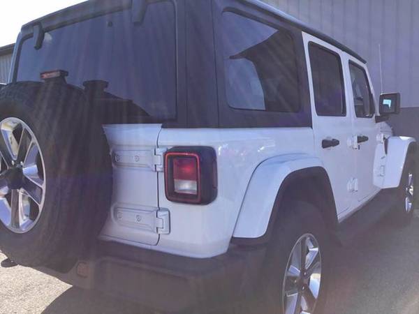2020 Jeep Wrangler Unlimited Sahara suv White - - by for sale in Marshalltown , IA – photo 6